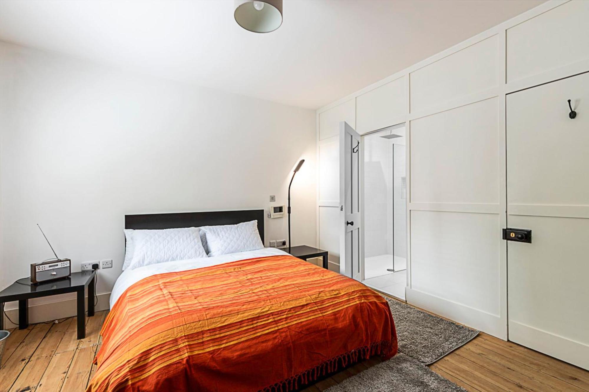 Stylish Chiswick With A Private Terrace * Londra