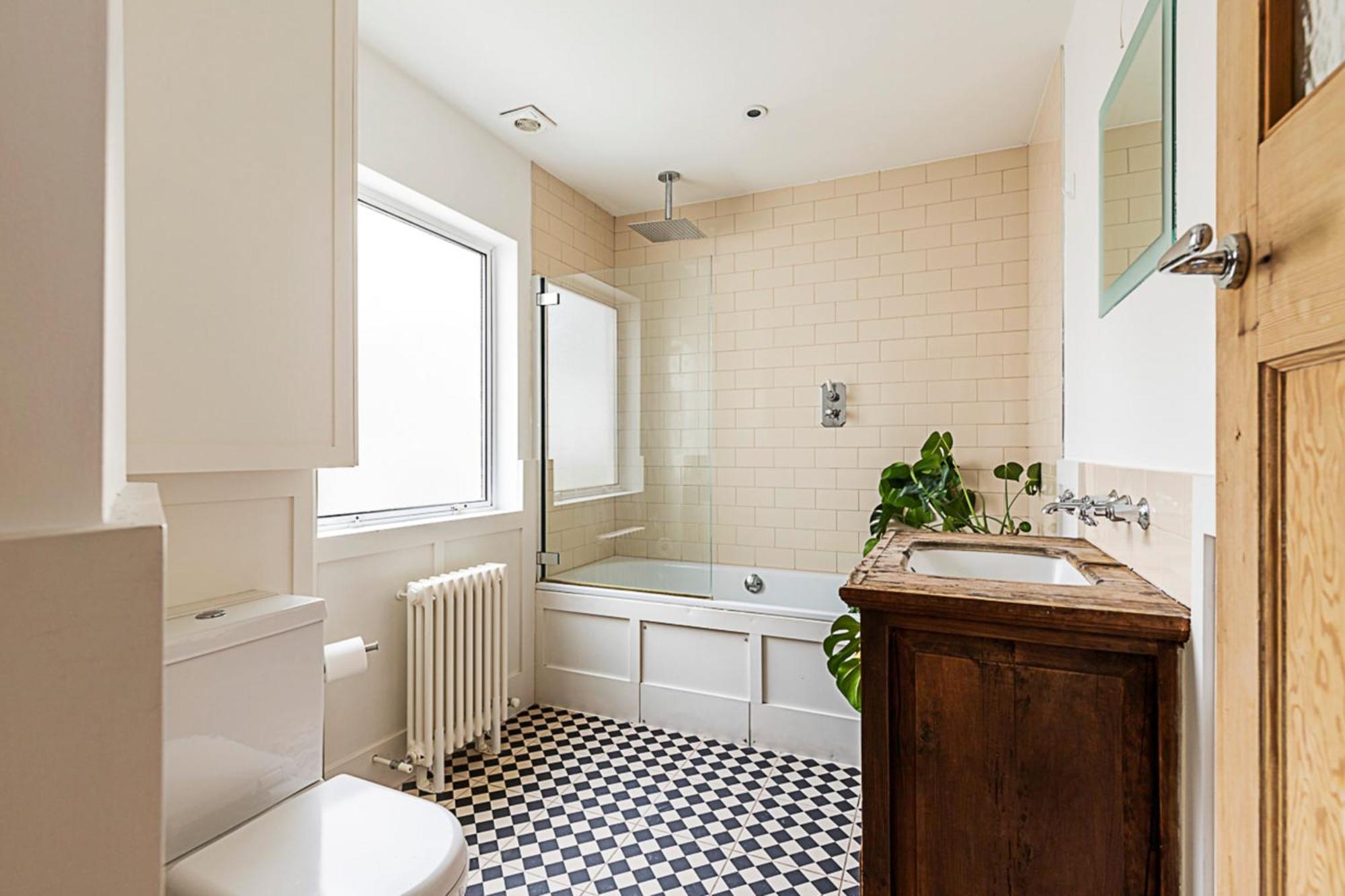 Stylish Chiswick With A Private Terrace * Londra