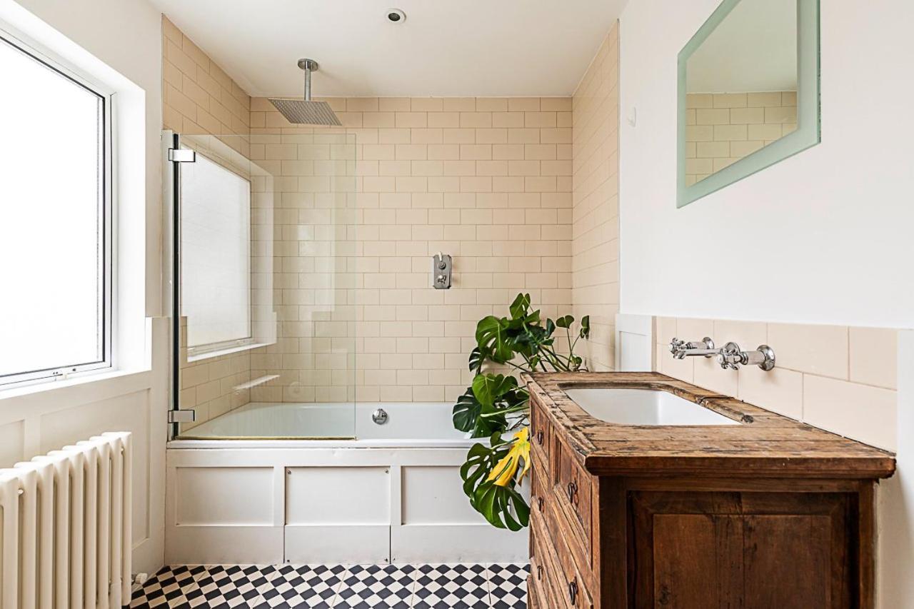 Stylish Chiswick With A Private Terrace Appartamento Londra